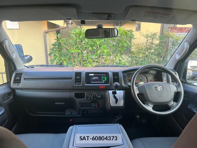 Toyota HIACE VAN 2016-07 8070868-12