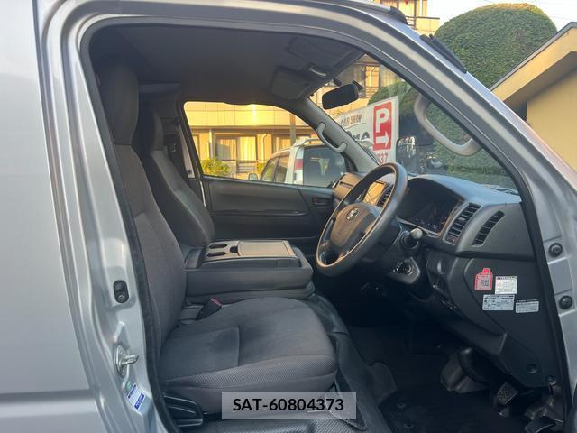 Toyota HIACE VAN 2016-07 8070868-13