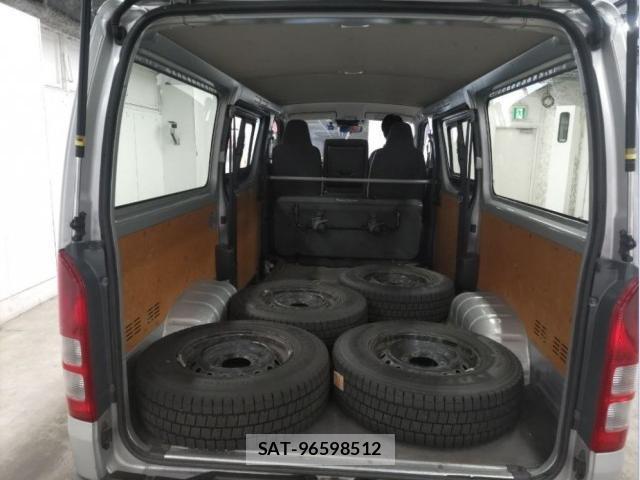 Toyota HIACE VAN 2018-06 8070922-2