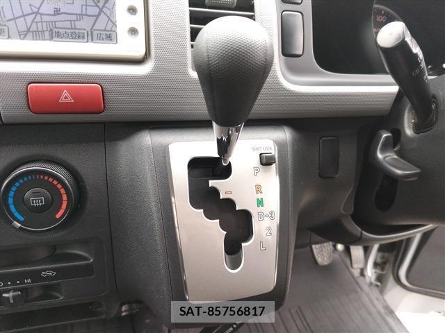 Toyota HIACE VAN 2010-10 8070949-12