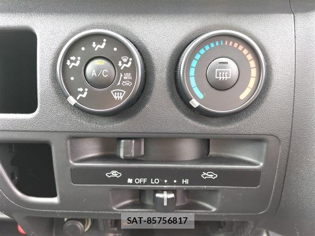 Toyota HIACE VAN 2010-10 8070949-16