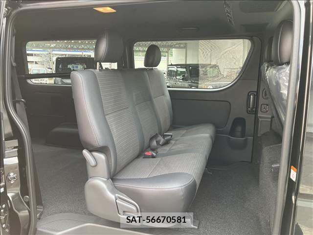 Toyota HIACE VAN 2026-05 8071039-11