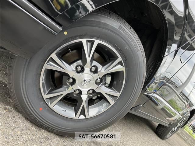 Toyota HIACE VAN 2026-05 8071039-18