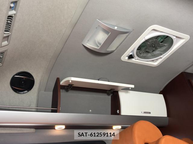 Toyota HIACE VAN 2019-06 8071144-11