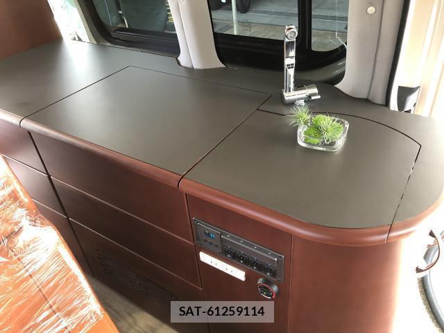 Toyota HIACE VAN 2019-06 8071144-12