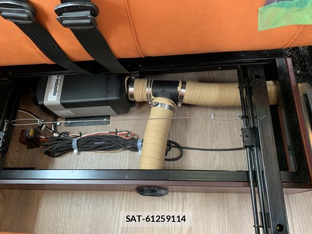 Toyota HIACE VAN 2019-06 8071144-14