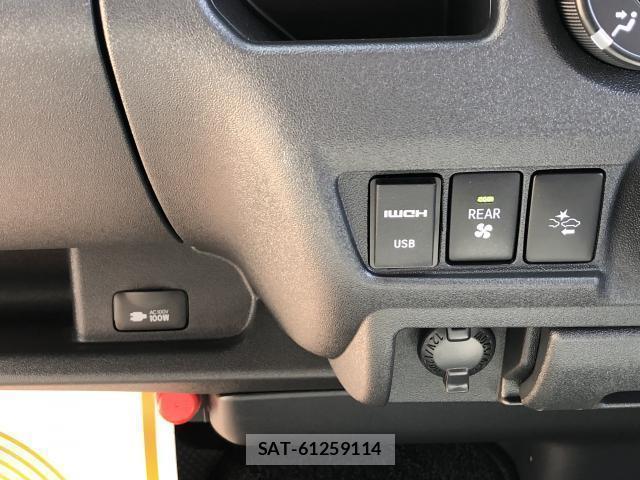 Toyota HIACE VAN 2019-06 8071144-17