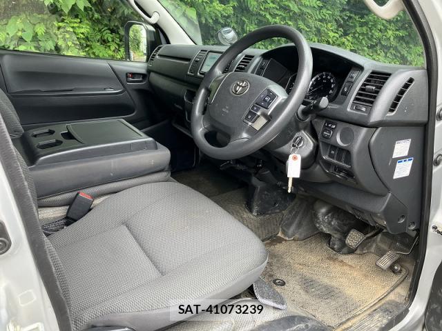 Toyota HIACE VAN 2023-04 8071532-4