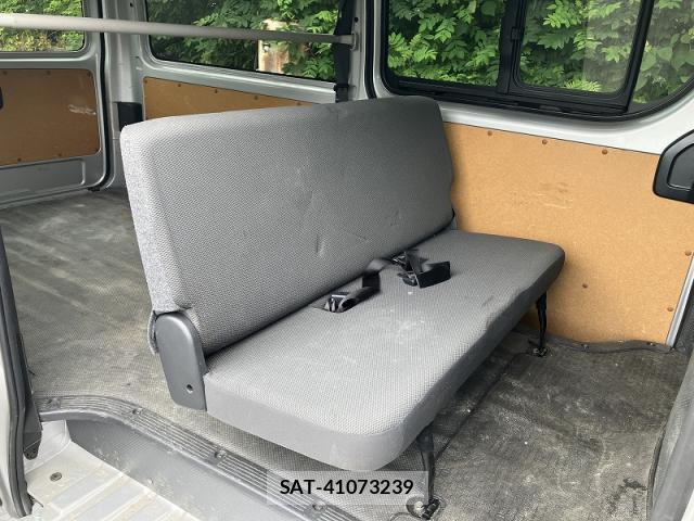 Toyota HIACE VAN 2023-04 8071532-5