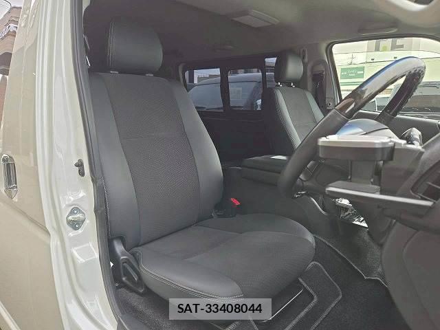 Toyota HIACE VAN 2017-02 8071683-10