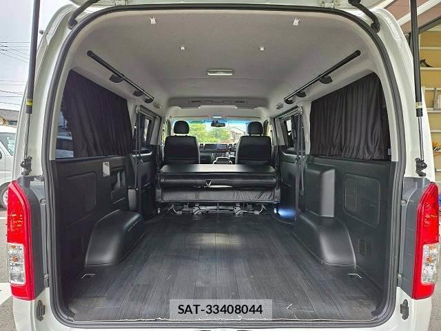 Toyota HIACE VAN 2017-02 8071683-12