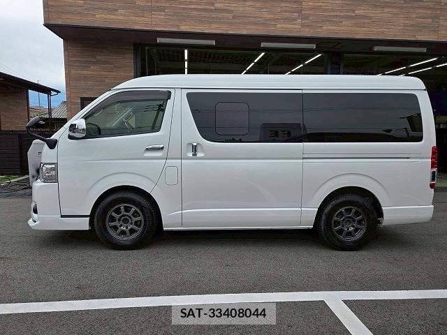 Toyota HIACE VAN 2017-02 8071683-13