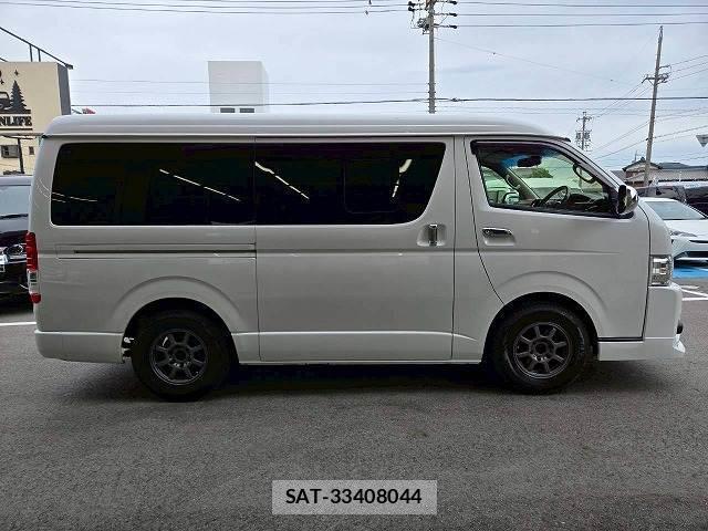 Toyota HIACE VAN 2017-02 8071683-14