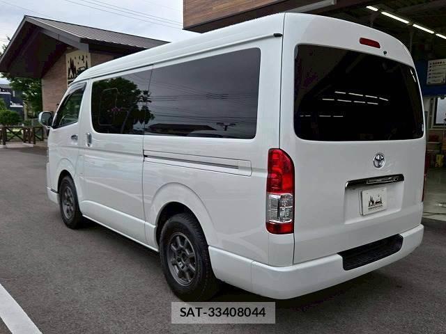 Toyota HIACE VAN 2017-02 8071683-16