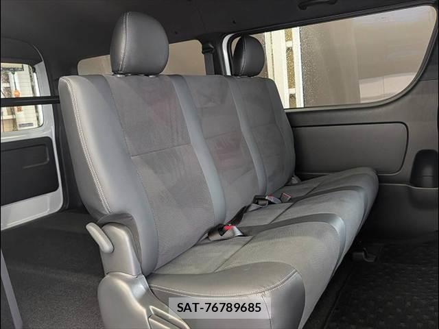 Toyota HIACE VAN 2026-01 8071685-11