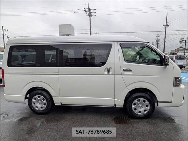 Toyota HIACE VAN 2026-01 8071685-13