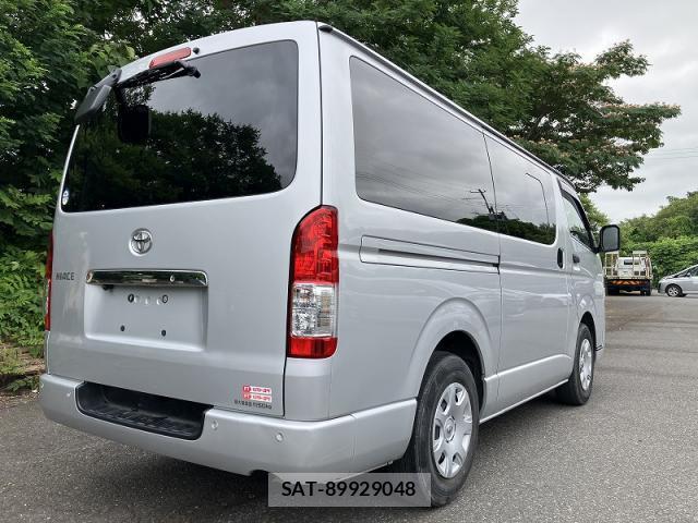 Toyota HIACE VAN 2023-04 8072054-1