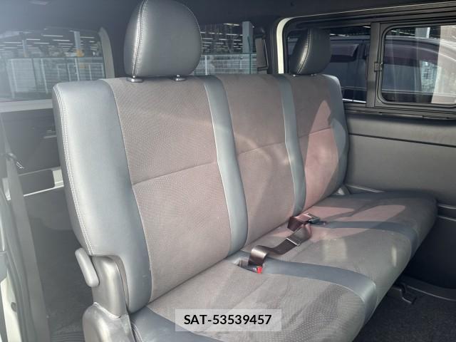 Toyota HIACE VAN 2021-06 8072136-7