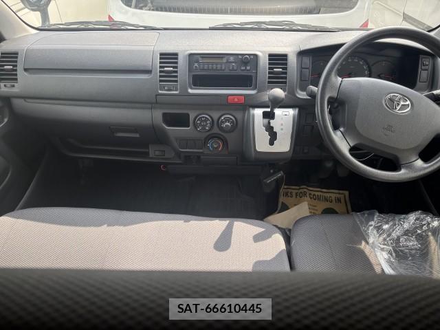 Toyota HIACE VAN 2016-11 8072137-11
