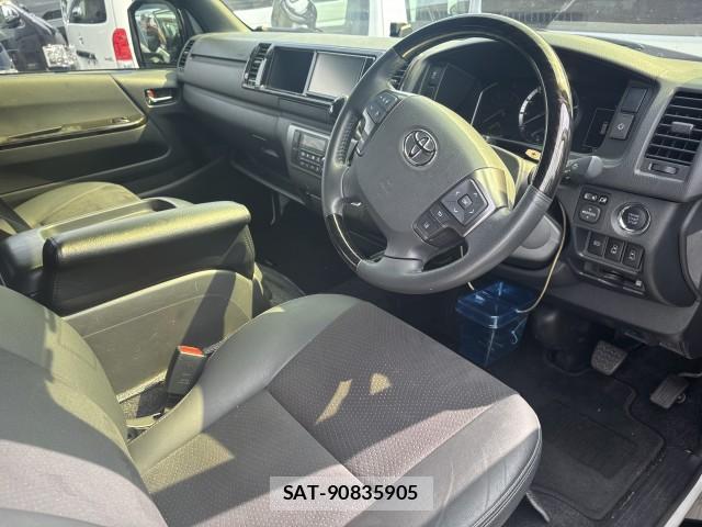 Toyota HIACE VAN 2021-06 8072138-10