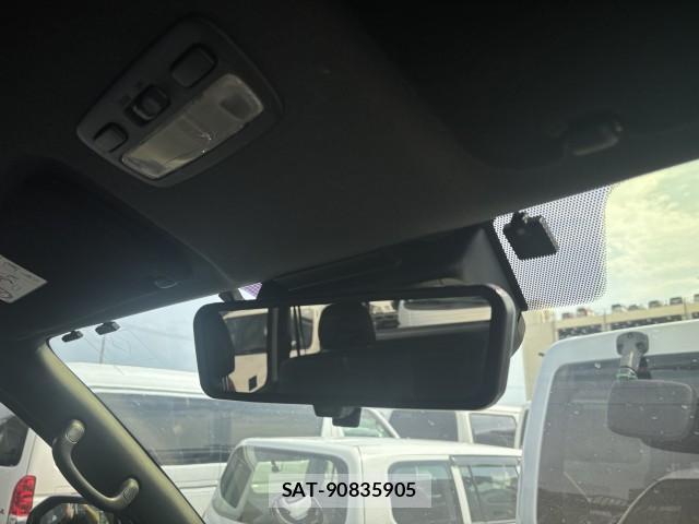 Toyota HIACE VAN 2021-06 8072138-11