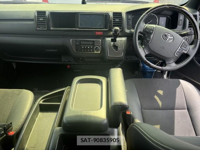 Toyota HIACE VAN 2021-06 8072138-12