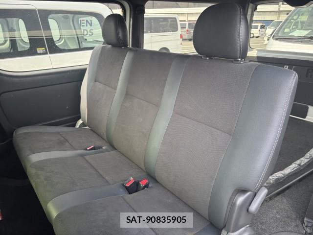 Toyota HIACE VAN 2021-06 8072138-2