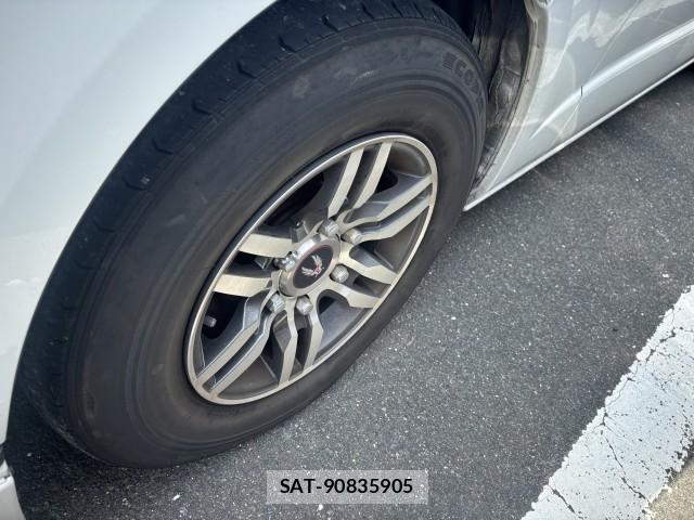 Toyota HIACE VAN 2021-06 8072138-4