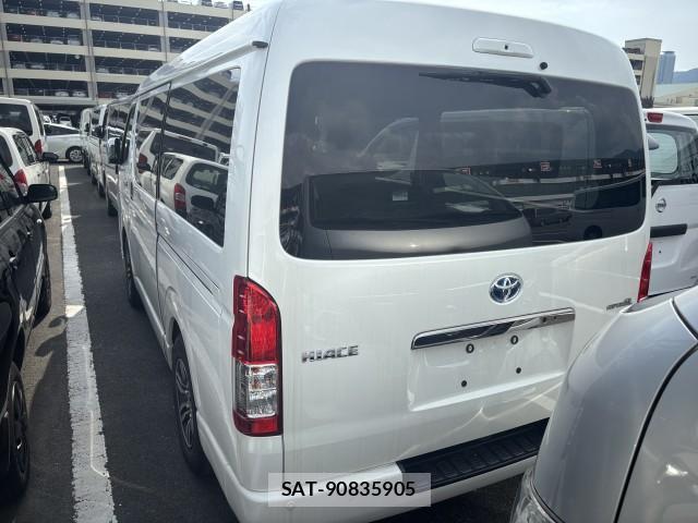 Toyota HIACE VAN 2021-06 8072138-6