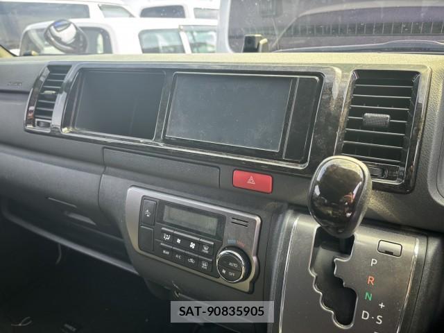 Toyota HIACE VAN 2021-06 8072138-9