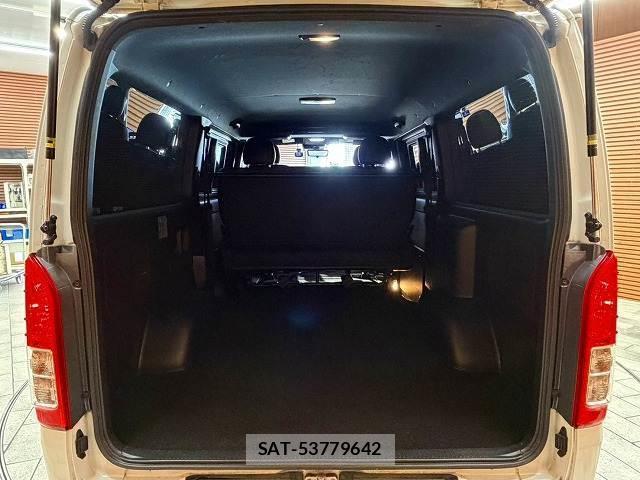 Toyota HIACE VAN 2020-10 8072367-19