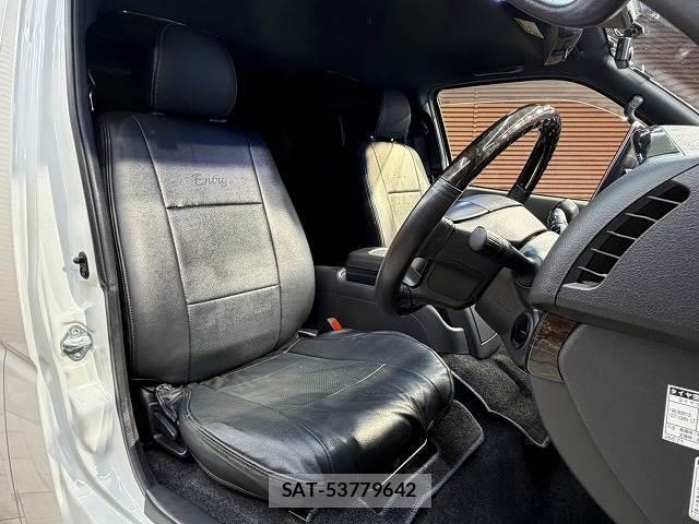 Toyota HIACE VAN 2020-10 8072367-7