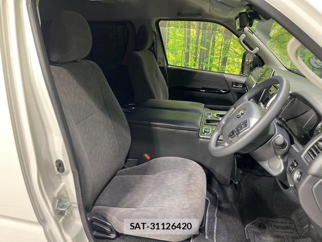 Toyota HIACE WAGON 2023-12 8071400-8