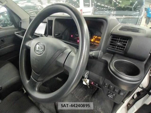Daihatsu HIJET CARGO 2020-06 8071100-2