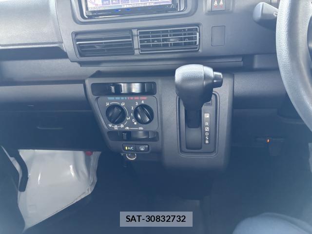 Daihatsu HIJET CARGO 2022-03 8072290-14