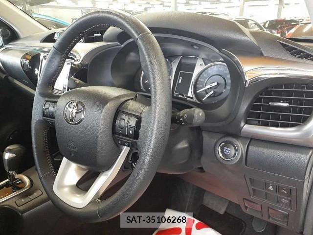 Toyota HILUX 2023-06 8070923-3