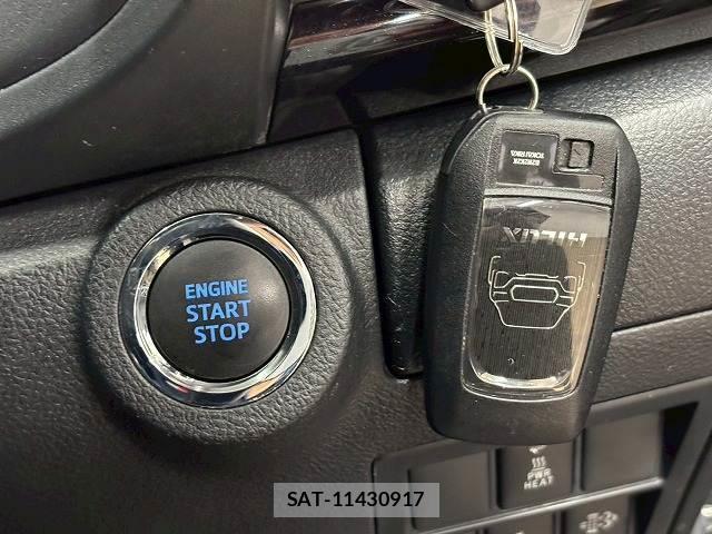 Toyota HILUX 2019-01 8071035-11