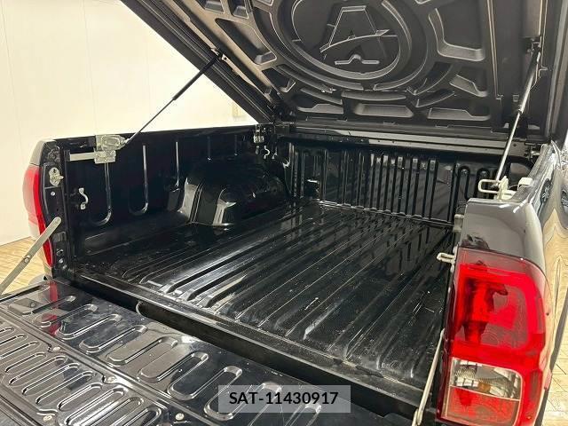 Toyota HILUX 2019-01 8071035-12