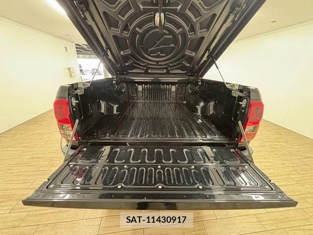 Toyota HILUX 2019-01 8071035-6