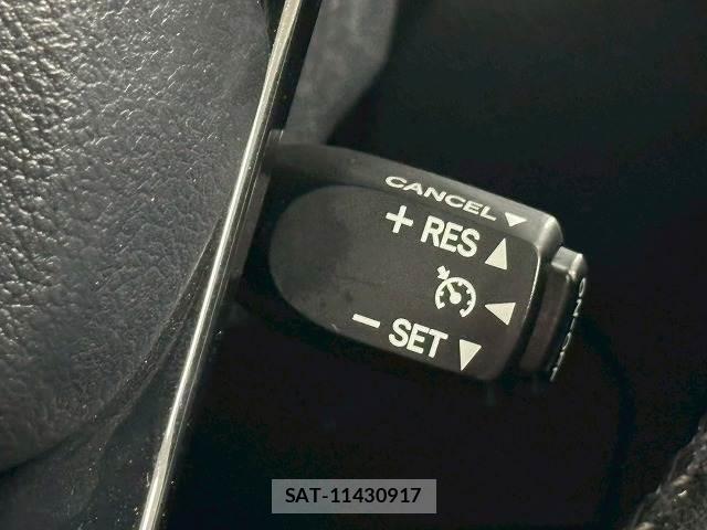 Toyota HILUX 2019-01 8071035-7