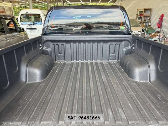 Toyota HILUX 2020-09 8072187-6