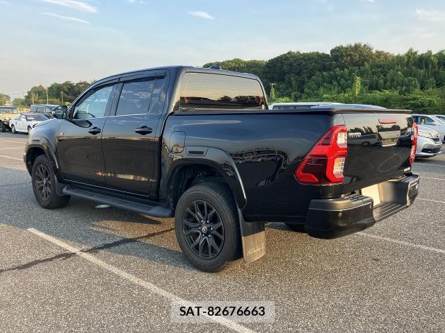 Toyota HILUX 2023-04 8072395-1