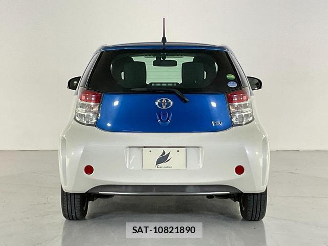 Toyota IQ 2014-05 8072459-1