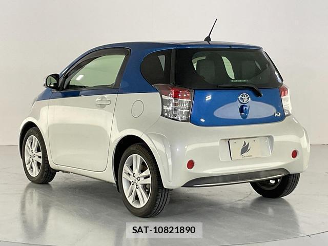 Toyota IQ 2014-05 8072459-10