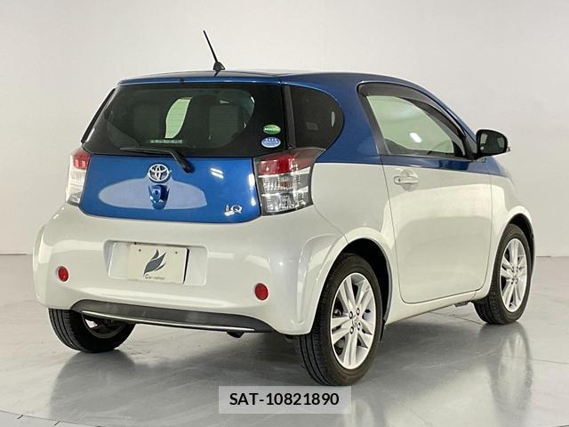 Toyota IQ 2014-05 8072459-12