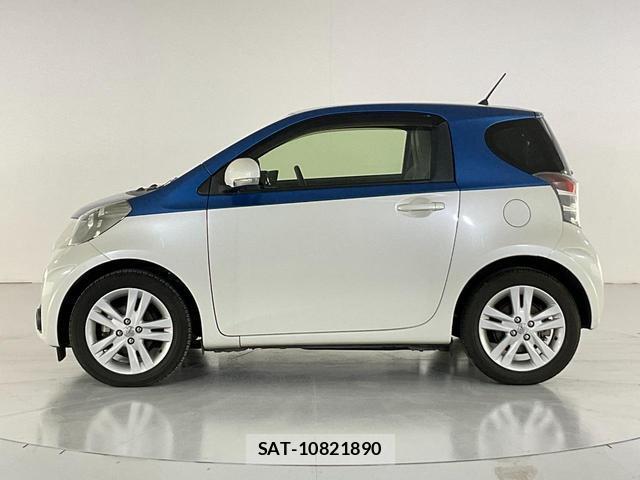 Toyota IQ 2014-05 8072459-9