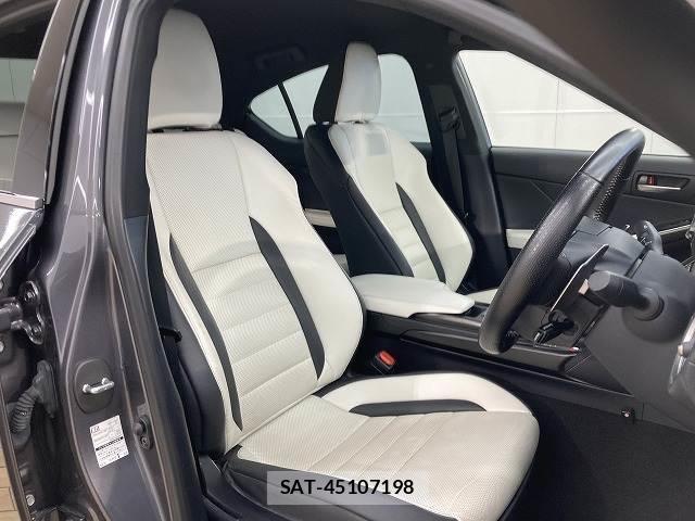 Lexus IS 2021-06 8071553-10