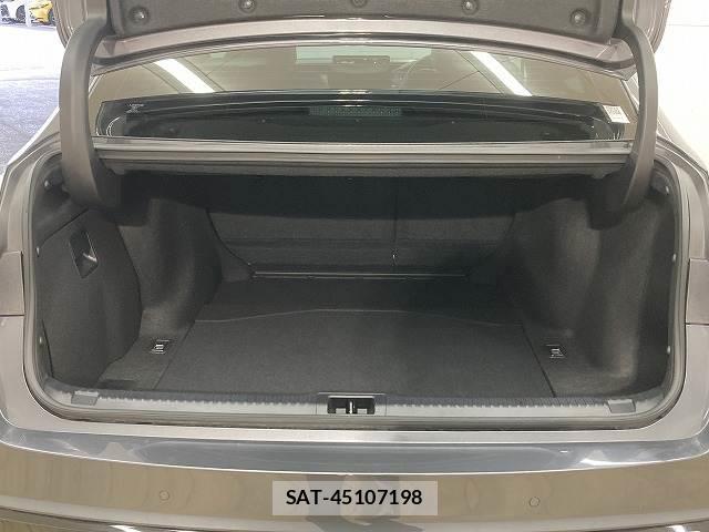 Lexus IS 2021-06 8071553-12