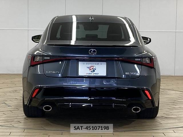 Lexus IS 2021-06 8071553-15