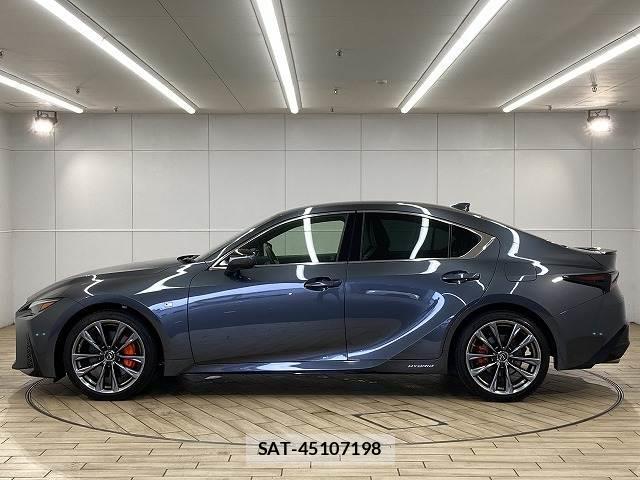 Lexus IS 2021-06 8071553-16